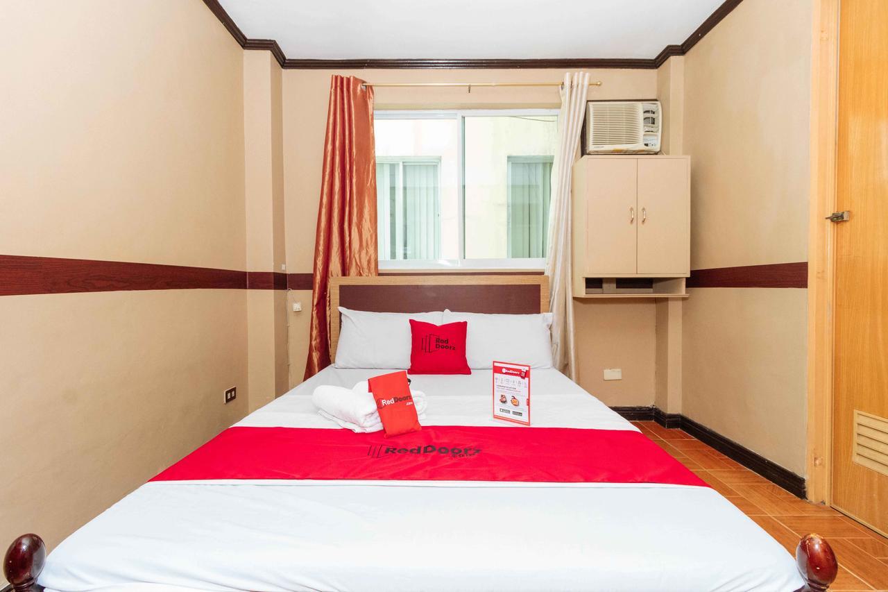 Reddoorz @ Up Village Quezon City Exteriör bild