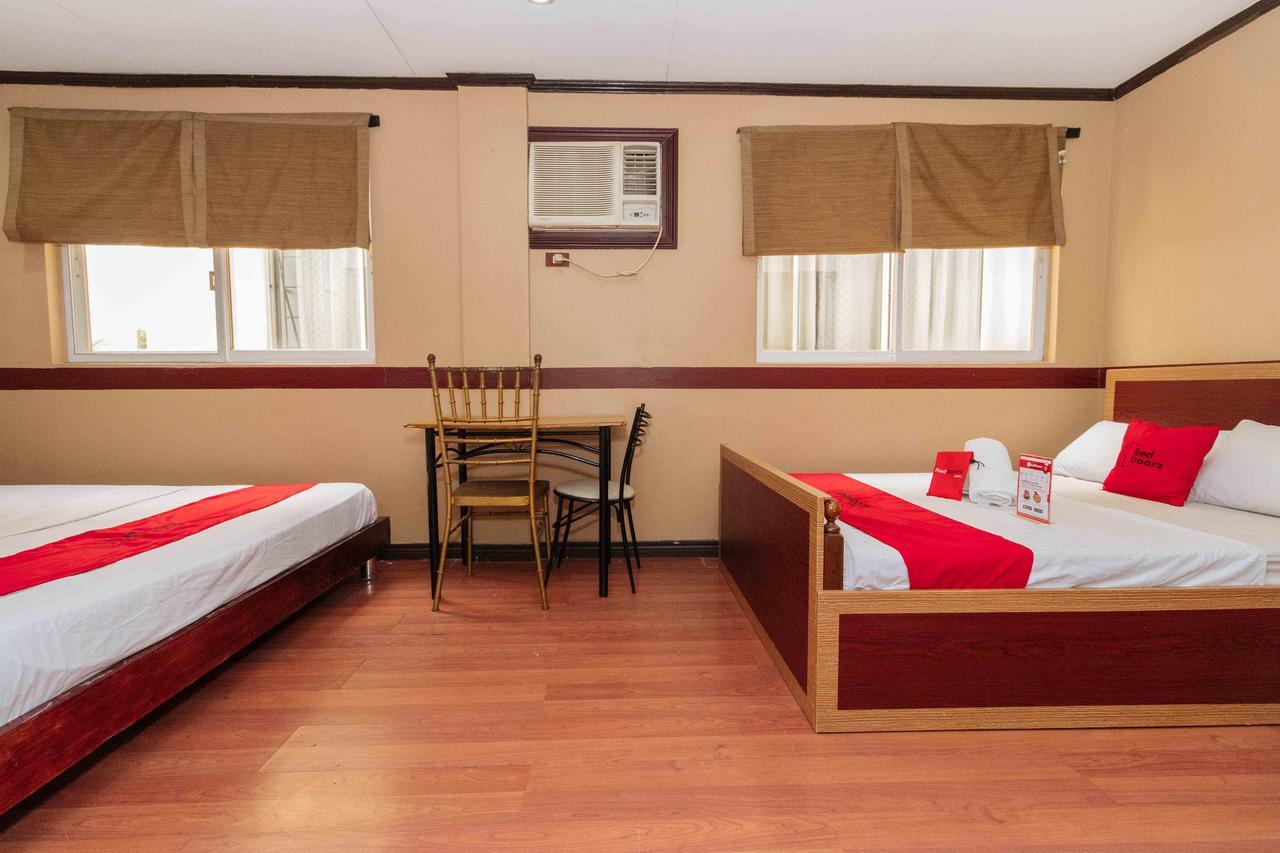 Reddoorz @ Up Village Quezon City Exteriör bild